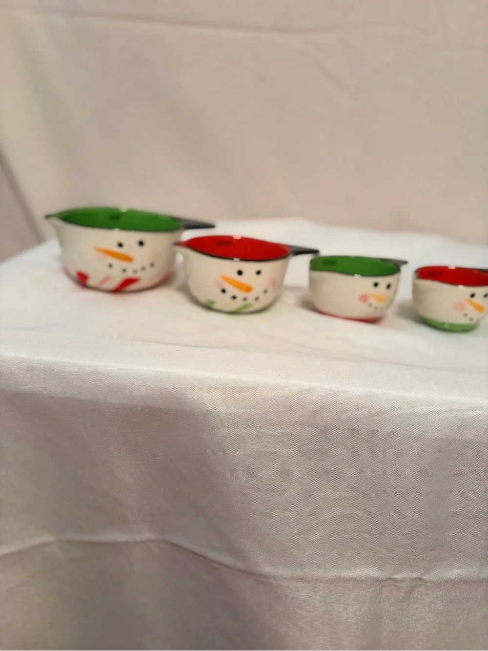 Set of 4 Snowman Measuring Cups - Festive Red & Green Interiors